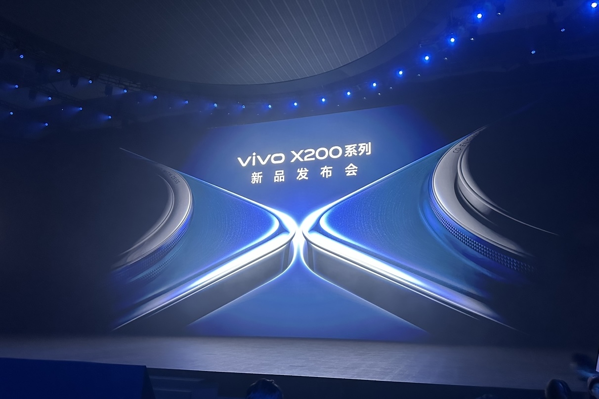 The powerful 3nm Dimensity 9400 chipset and advanced imaging capabilities position Vivo as a major player in the high-end smartphone market.